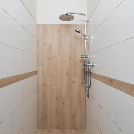 Wrzesinska 11, Sun & Snow *